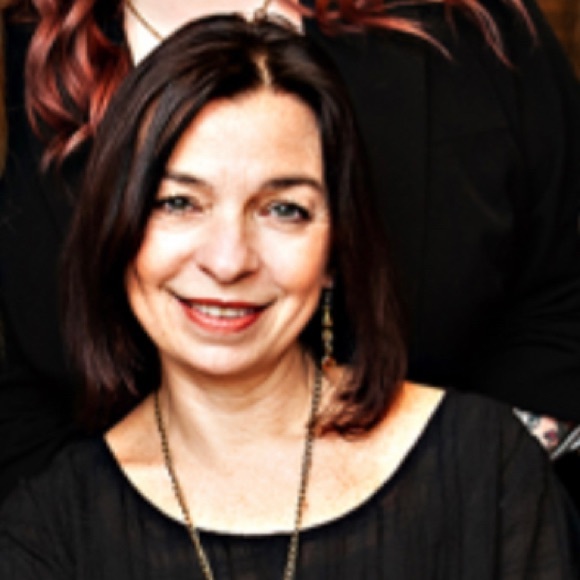 Meet your Posher, Ingrid - Picture 2 of 4